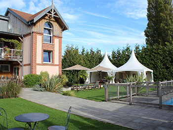 Garden restaurant Rouen Clos Vaupaliere