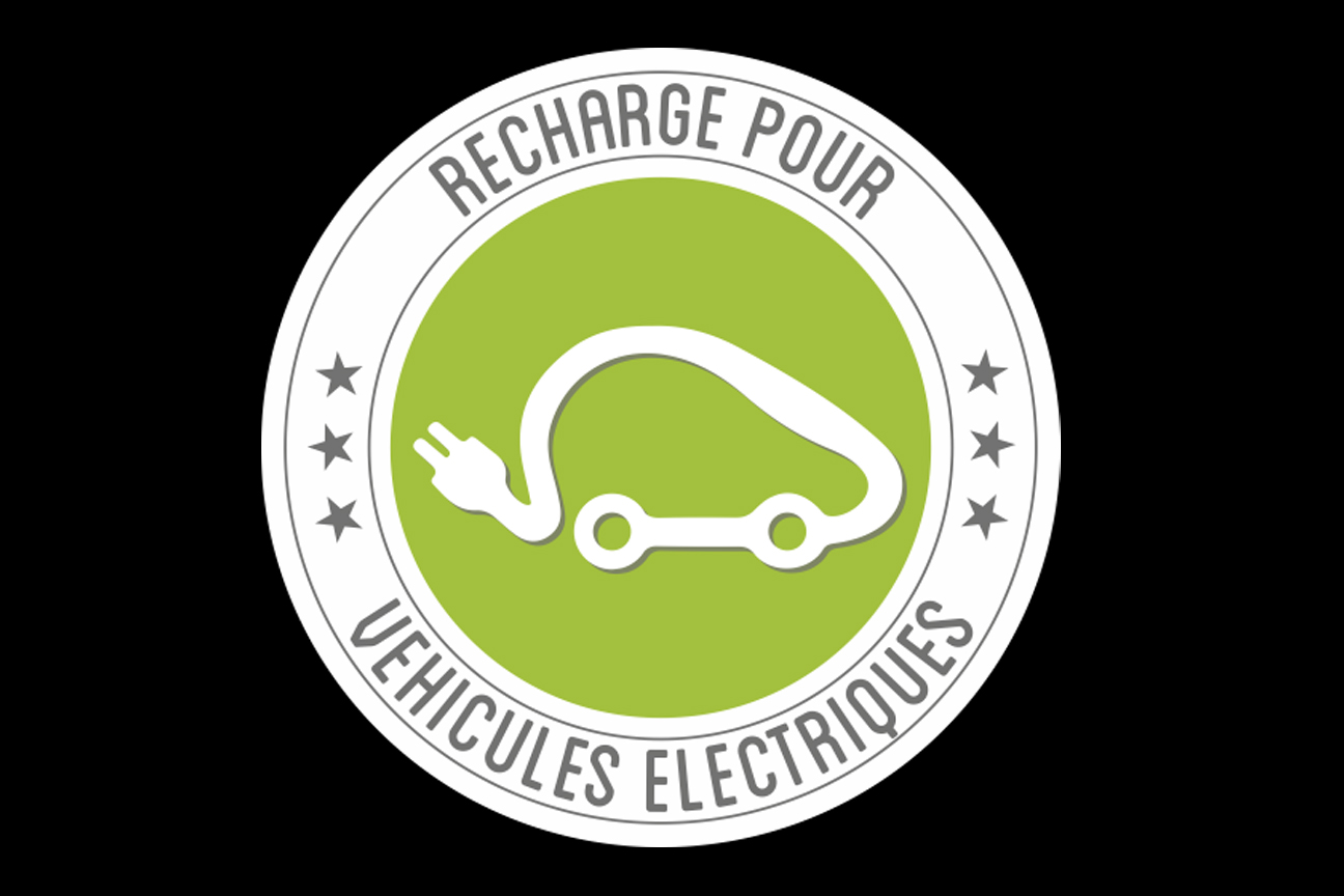 Borne de rechargement pour voiture électrique au Clos de la Vaupalière à 5 min de Rouen